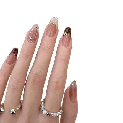 Künstlerische dekorative Nagelverzierungen