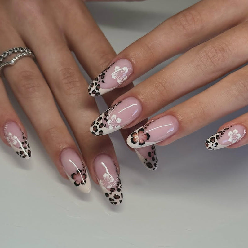 Künstlerisches Press-On-Nagelset mit Floral- und Leopardenmotiv Brehn