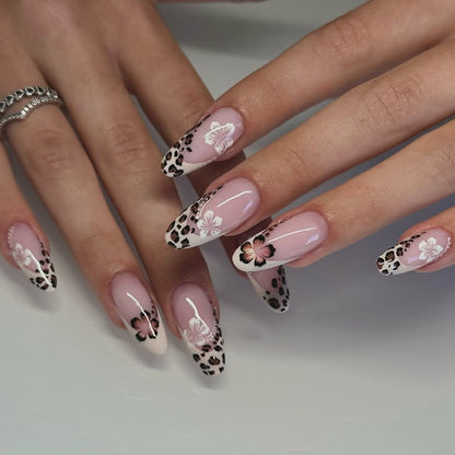 Künstlerisches Press-On-Nagelset mit Floral- und Leopardenmotiv Brehn