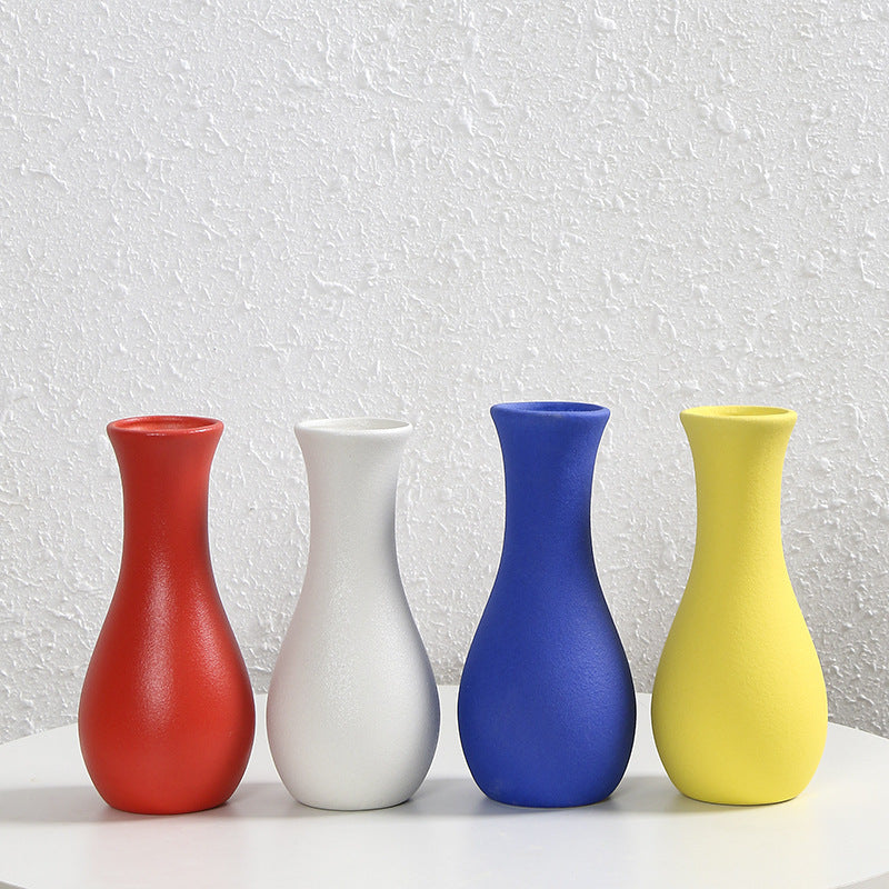 Zeitgenössische Matte Keramik Blumenvase Brehn