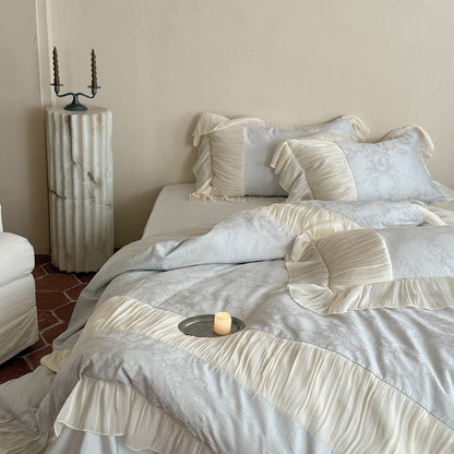 Luxuriöses Bettwäscheset mit Rüschen, Plissee und Jacquard-Satin