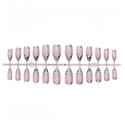 Glamouröse Stiletto Nagelkunst Brehn