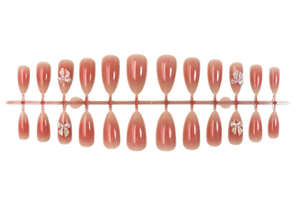 Kunstnagelset mit eleganten Ombre-Effekten und funkelnden Akzenten Brehn