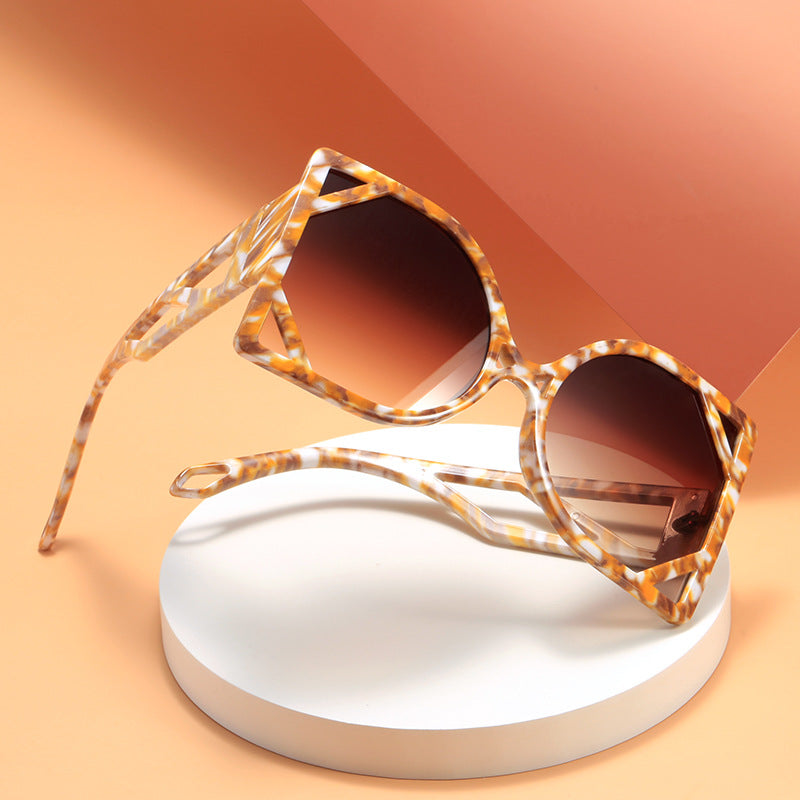 Damen geometrische Sonnenbrille mit exklusivem Design und UV-Schutz Brehn