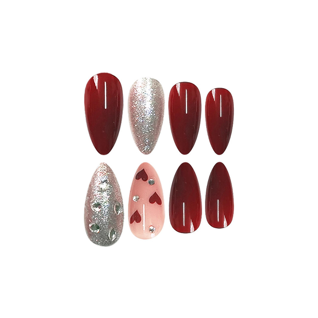 Elegantes Herz-Themen Press-On Nagelset Brehn
