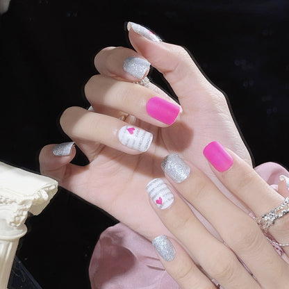 Herz-Themen Press-On Nagelkunst Set
