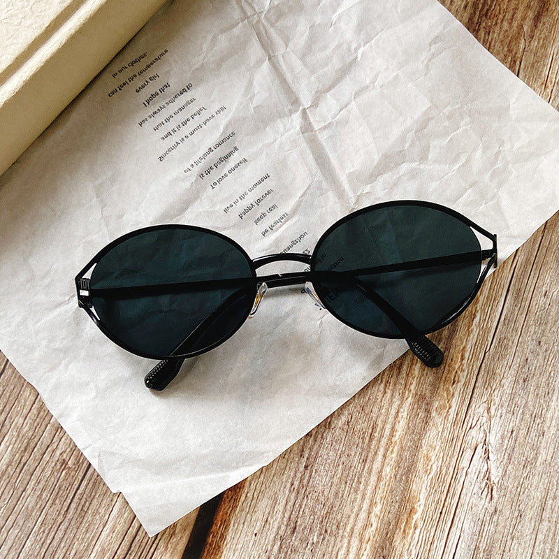 Runde Sonnenbrille mit Goldenen Akzenten Brehn