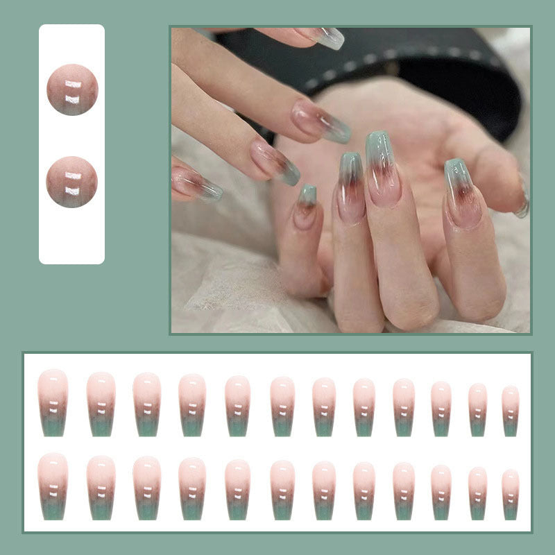 Kunstvolle Nagelverlängerungen mit Eleganten Spitzen Brehn