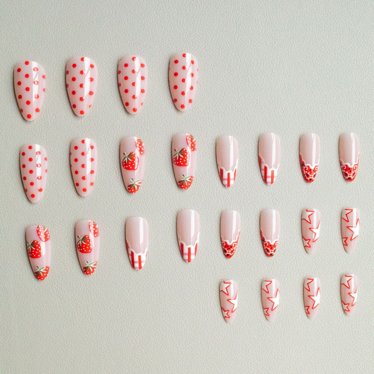 Kreatives Erdbeer-Gel-Nagelset