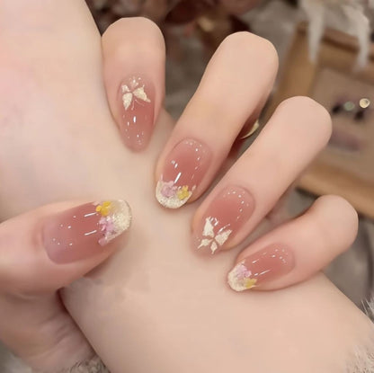 Florale Schmetterlings-Nagelkunst-Verlängerungen