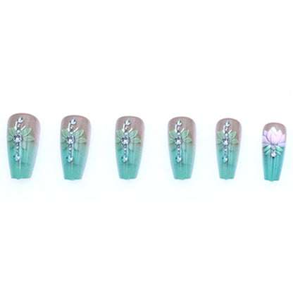 Elegante florale Edelstein-Nagelkunst Brehn