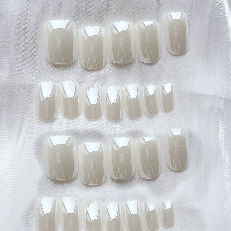 Premium Glänzendes Press-On Nageldesign Set Brehn