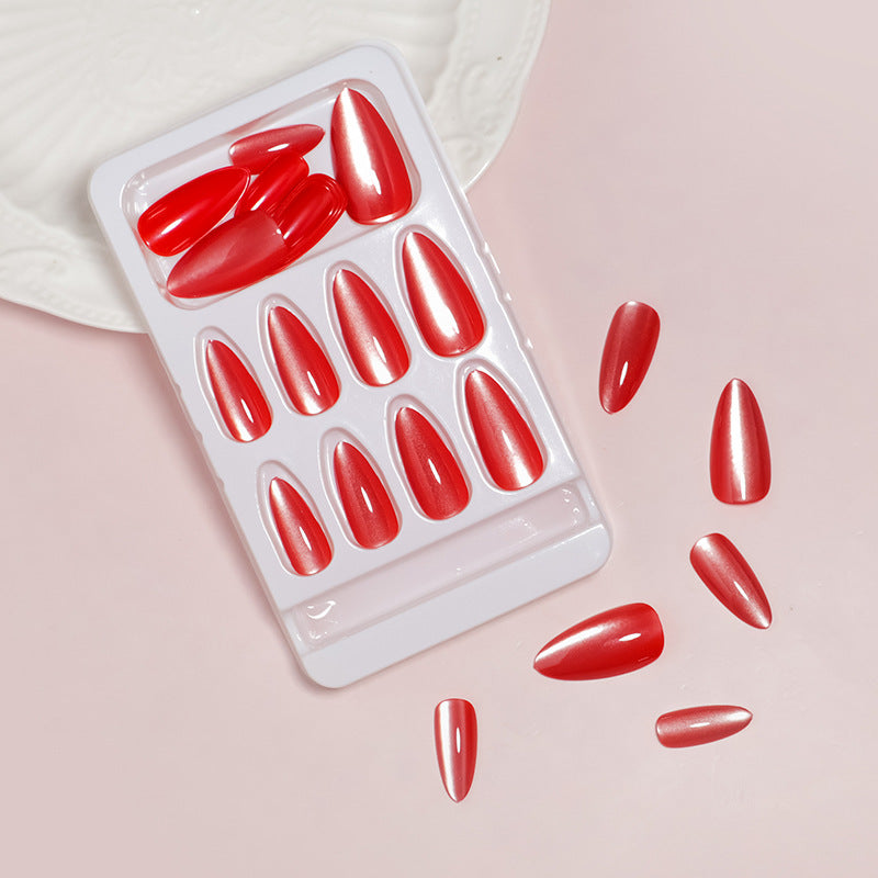 DIY Press-On Nail Set mit Glänzendem Finish Brehn