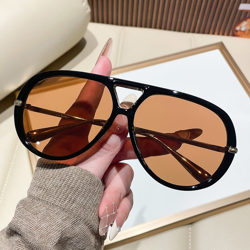Damen Sonnenbrille im extravagantem Design mit markanten Gläsern Brehn