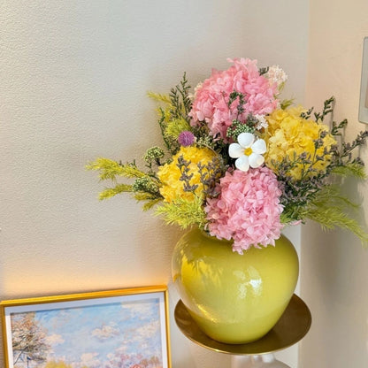 Lebensechte künstliche Blumenarrangement