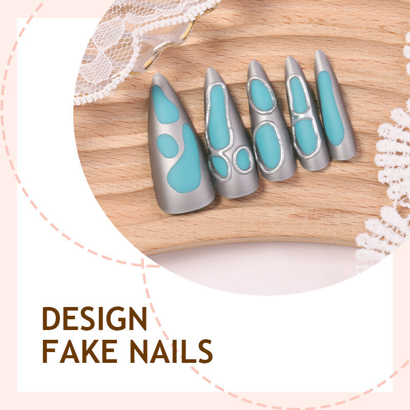 Kunstnagelset mit modernen geometrischen Designs Brehn