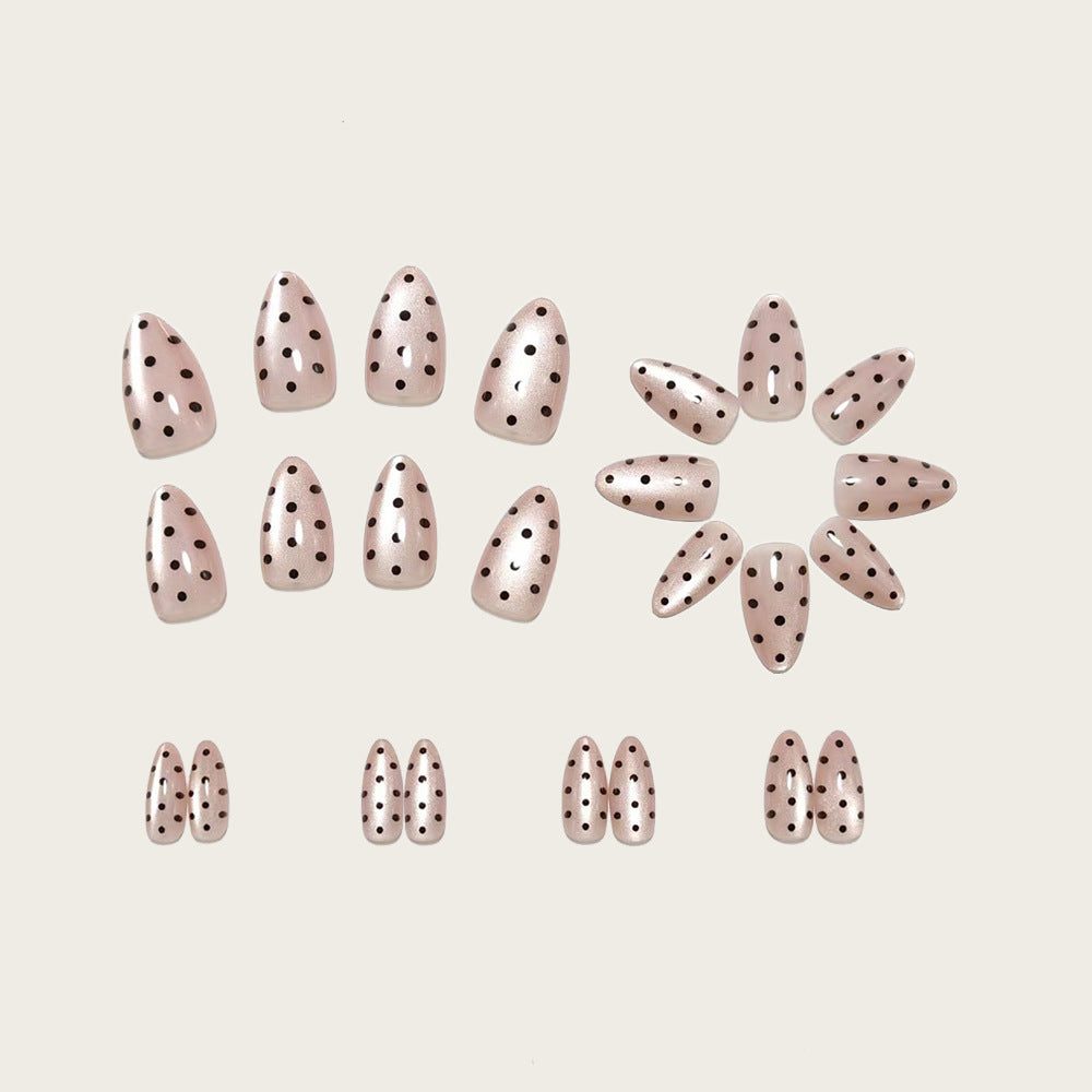 Kunstnägel Im Eleganten Polka-Dot-Design Brehn