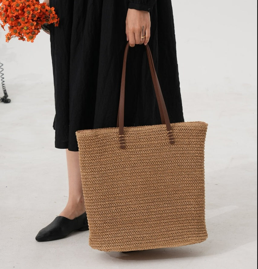 Geräumige Handtasche Aus Hochwertigem Geflochtenem Naturmaterial Brehn