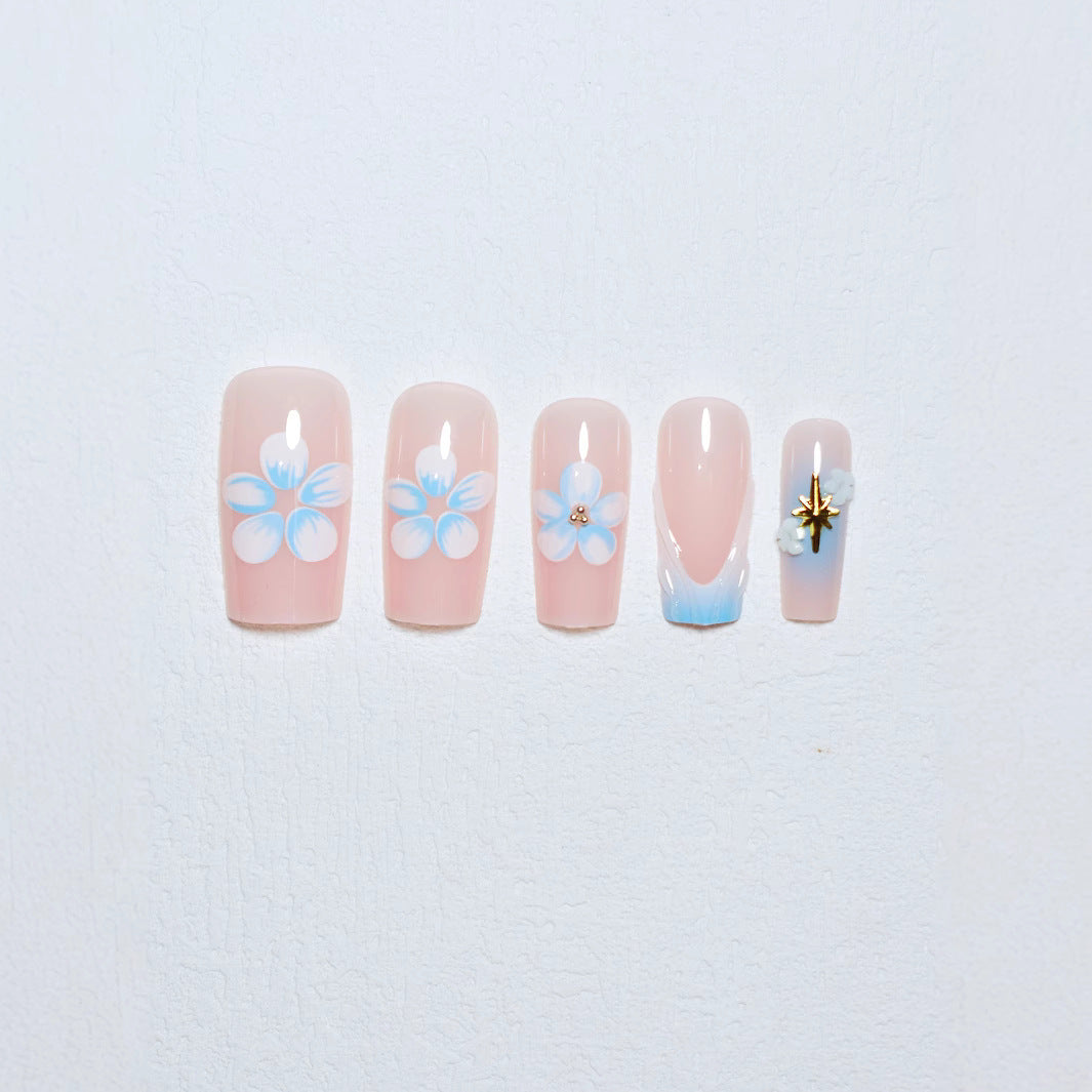 Blumenverzierte Nagelkunstverlängerungen Brehn