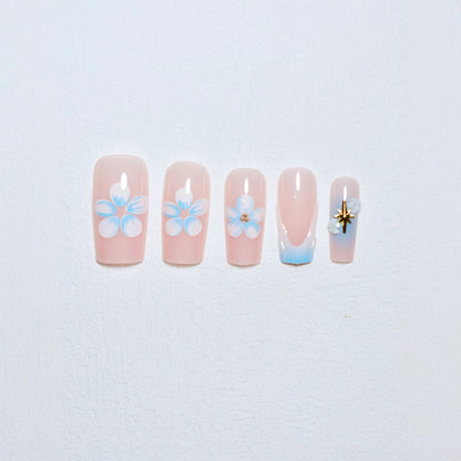 Blumenverzierte Nagelkunstverlängerungen Brehn