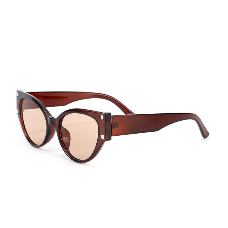 Damen trendige Cat-Eye Sonnenbrille mit glamourösen Akzenten Brehn