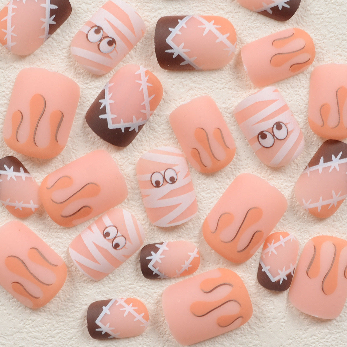 Kunstnagelset mit kreativem Halloween-Design Brehn