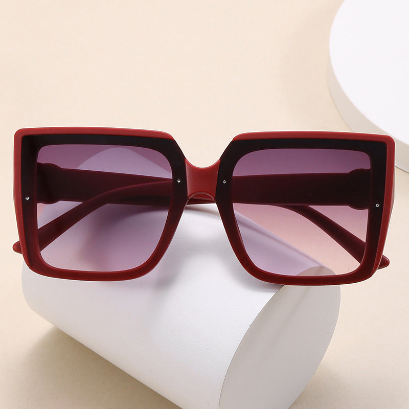 Damen quadratische Sonnenbrille mit einzigartigem Reifenelement Brehn