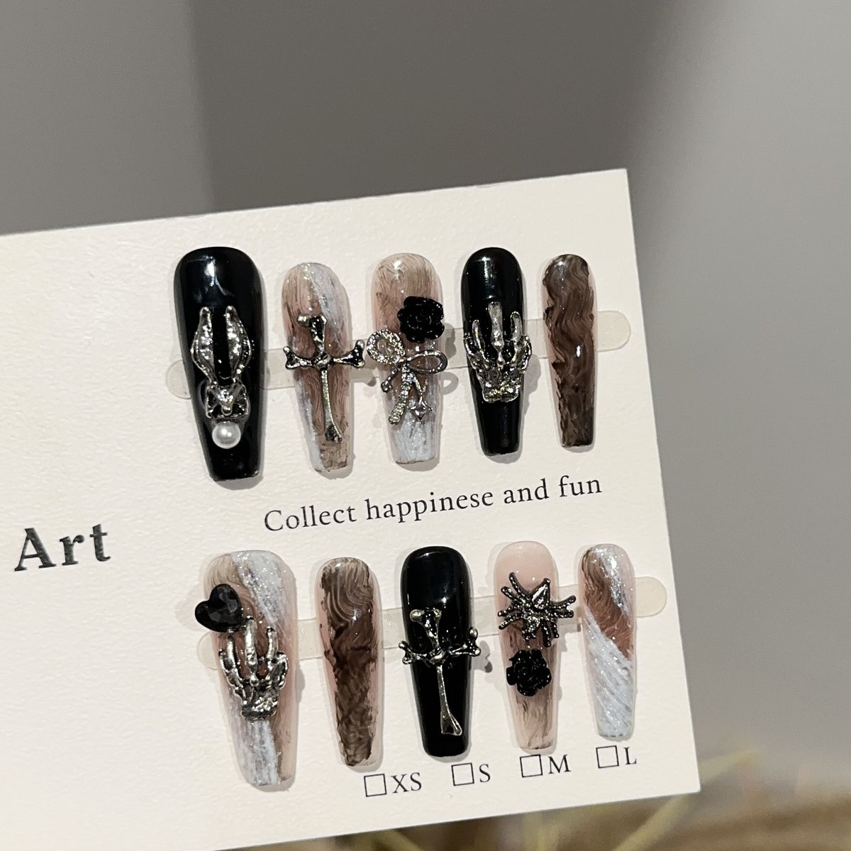 Künstlerische Press-On Nageldesigns