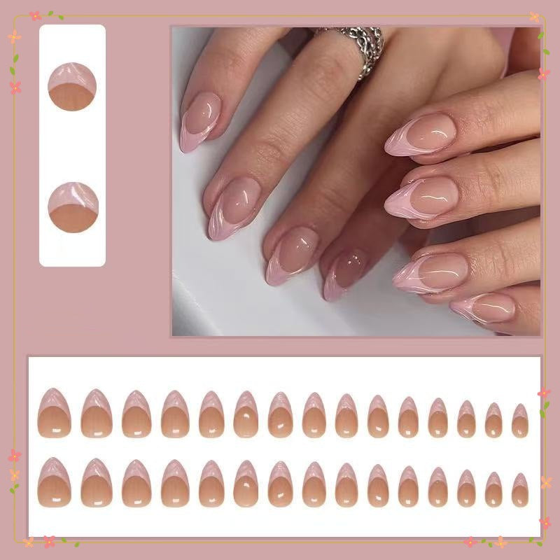 Elegante Nagelspitzen mit French Design Brehn