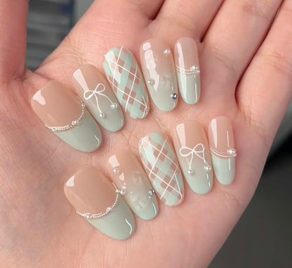 Dekorative Press-On Nagelkunst Brehn