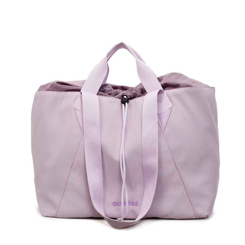 Vielseitige Reisetasche mit mehreren Taschen