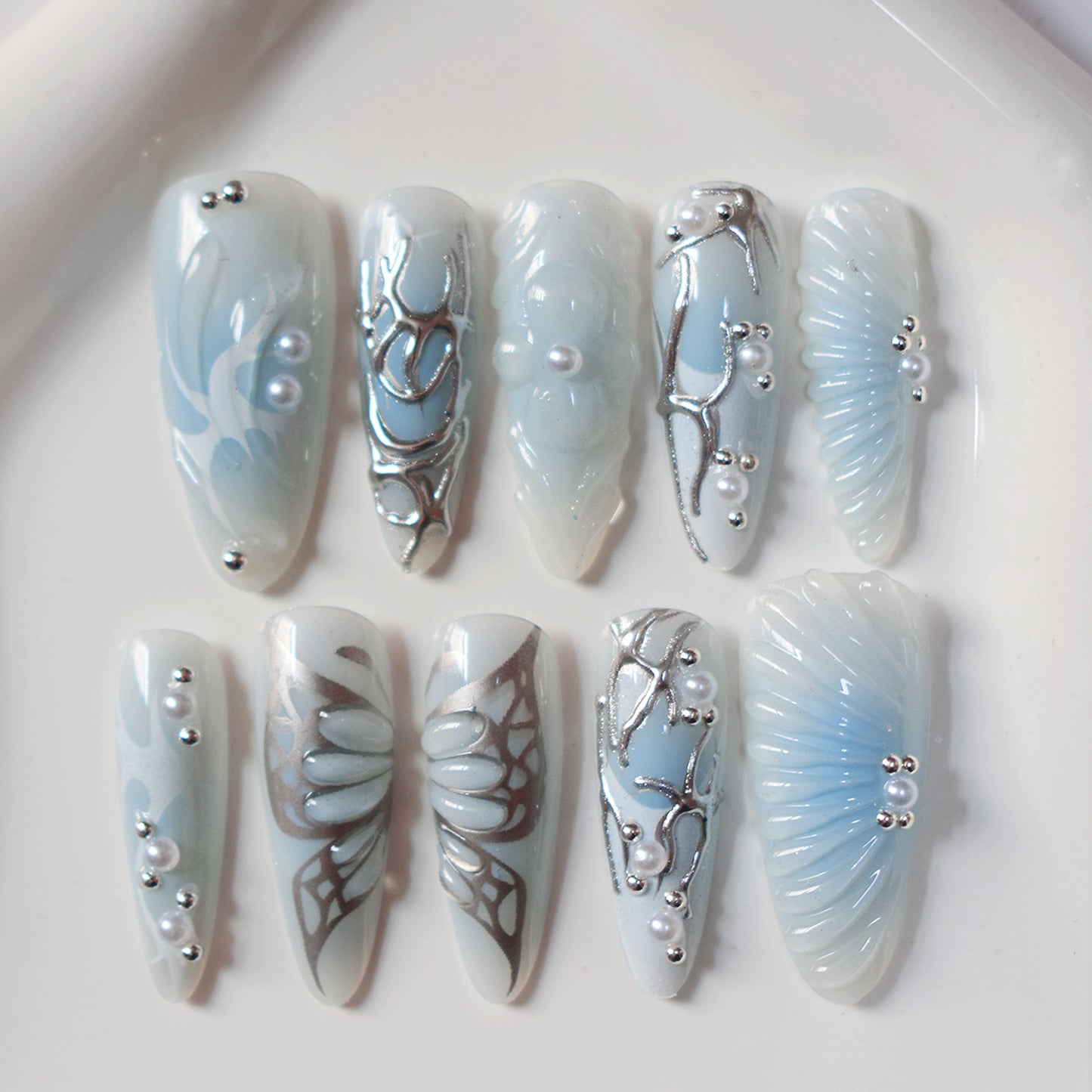 Künstlerisches Press-On Nageldesign Brehn