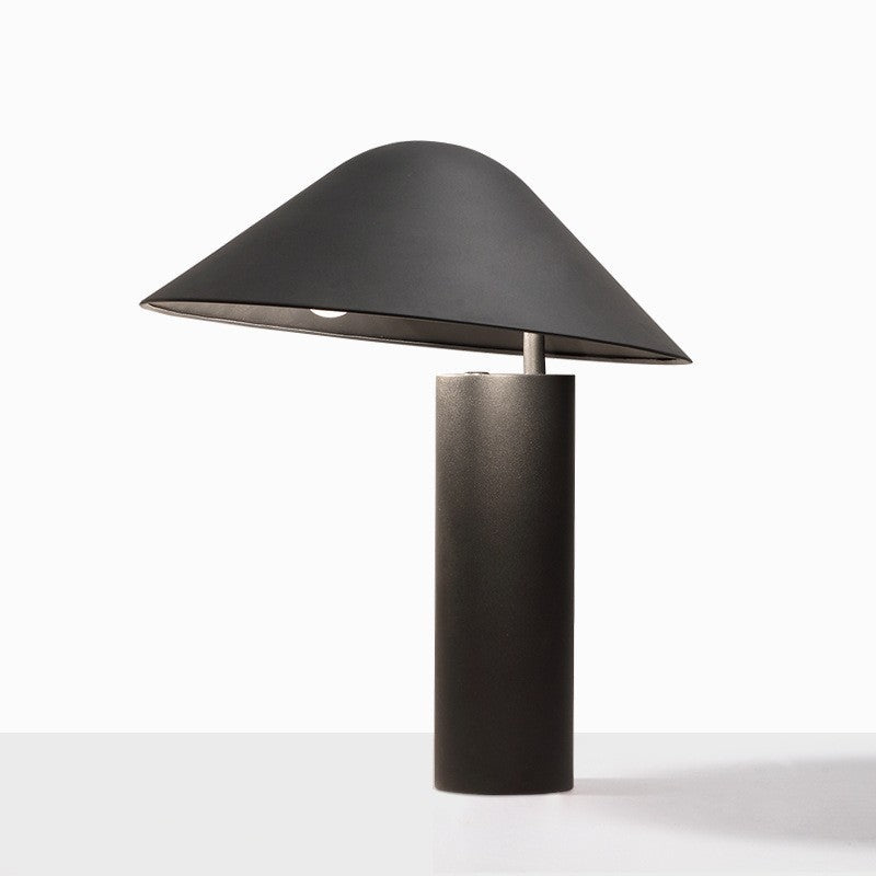 Moderne Minimalistische Tischlampe mit einzigartigem Schattendesign