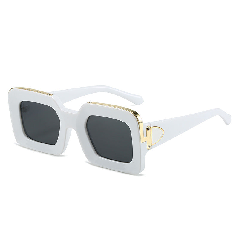 Damen quadratische Sonnenbrille mit luxuriösem Design und goldenen Akzenten Brehn
