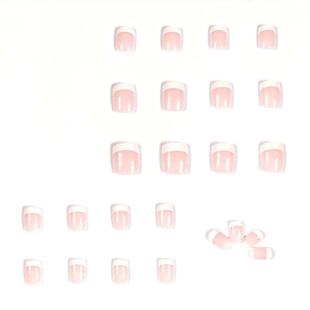 Kunstnägel im French Tip Design Brehn