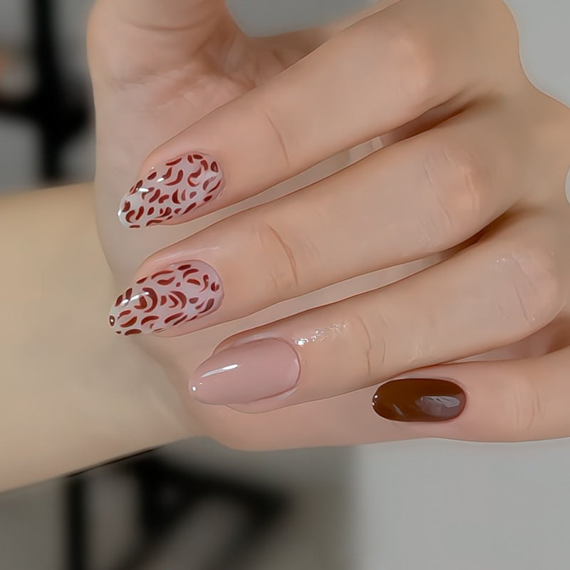 Künstlerisches Press-On Nagelset Brehn