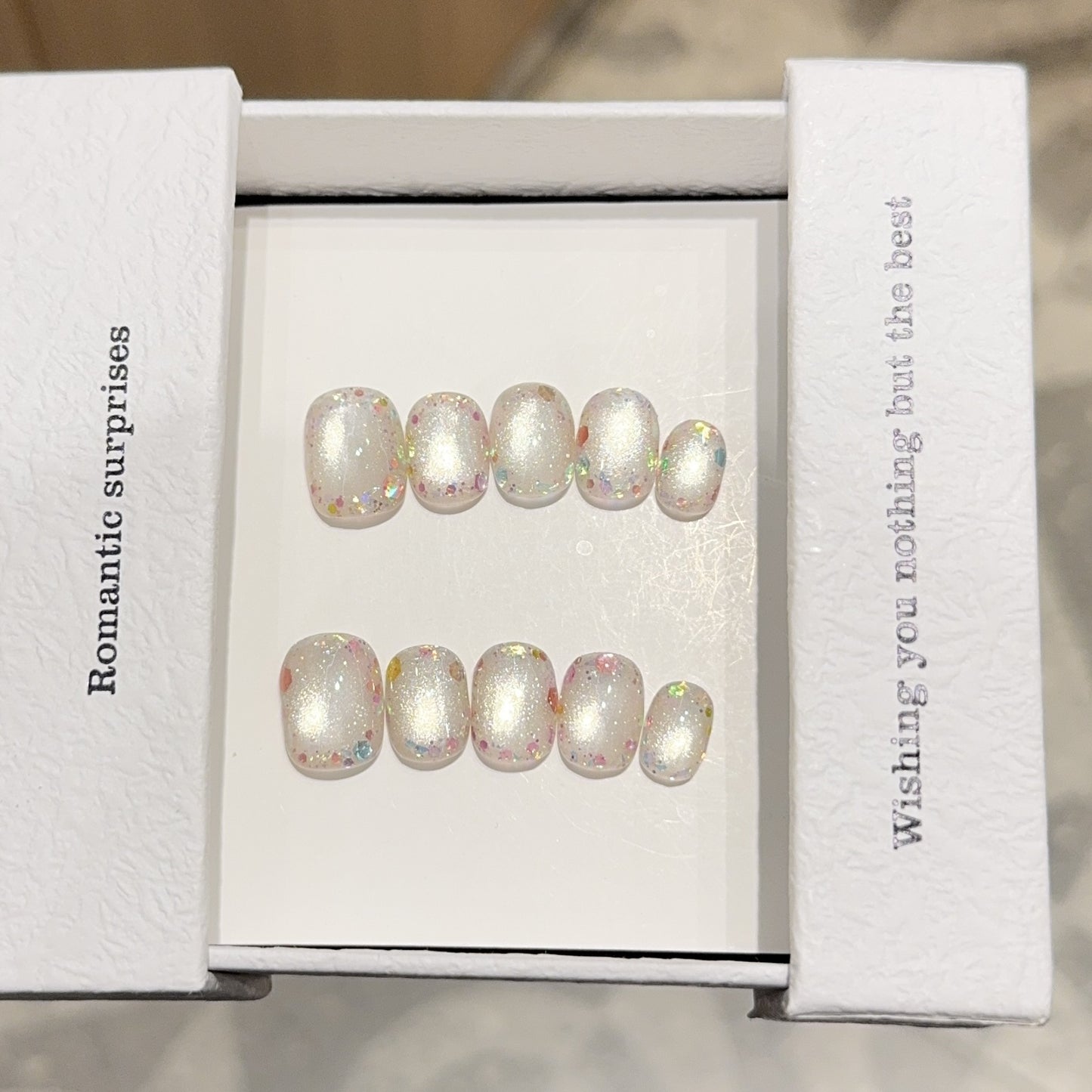Kunstnagelset mit Romantischem Glitzereffekt Brehn