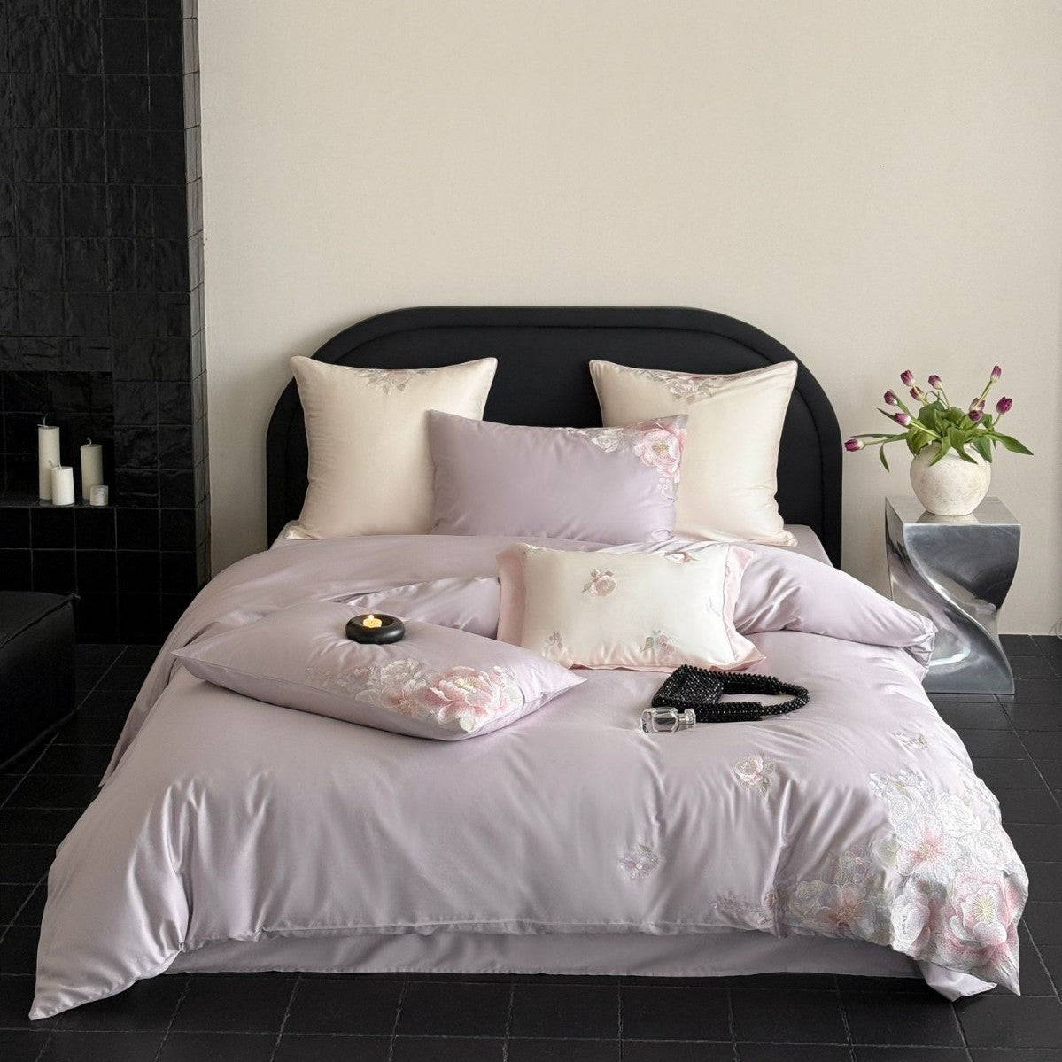 Besticktes Satin-Bettwäsche-Set mit floraler Relief-Stickerei und seidigem Finish Brehn