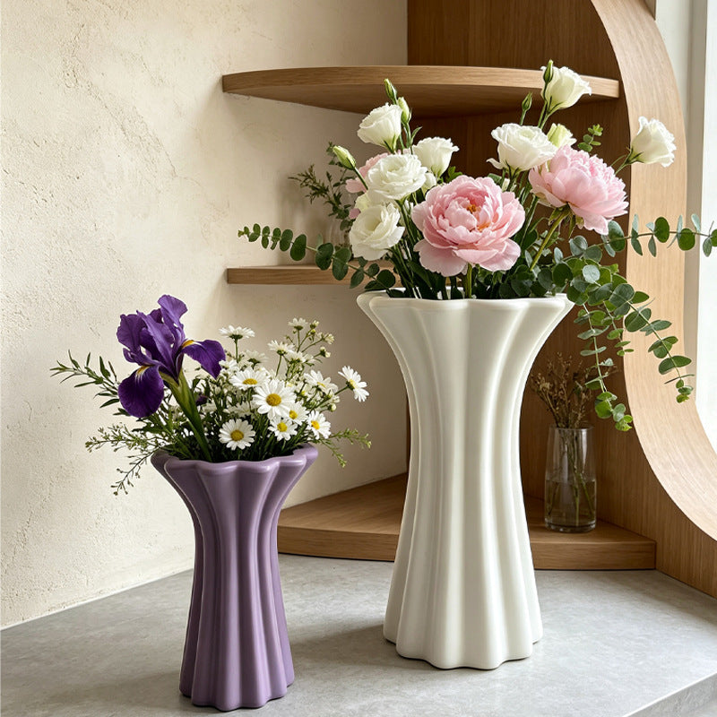 Modern Flötenförmiger Keramikvase Brehn