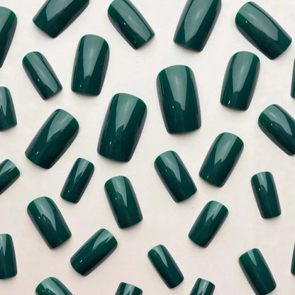 Hochwertiges Kunstnagelset mit glänzenden Finish Brehn