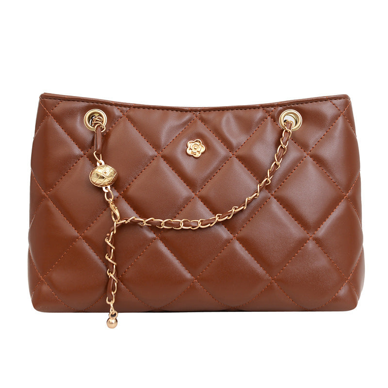Gepolsterte Handtasche mit Kettengriffen