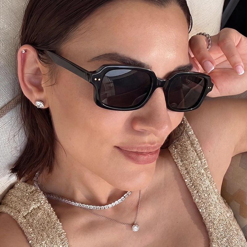 Damen stilvolle quadratische Sonnenbrille mit markanten Akzenten Brehn