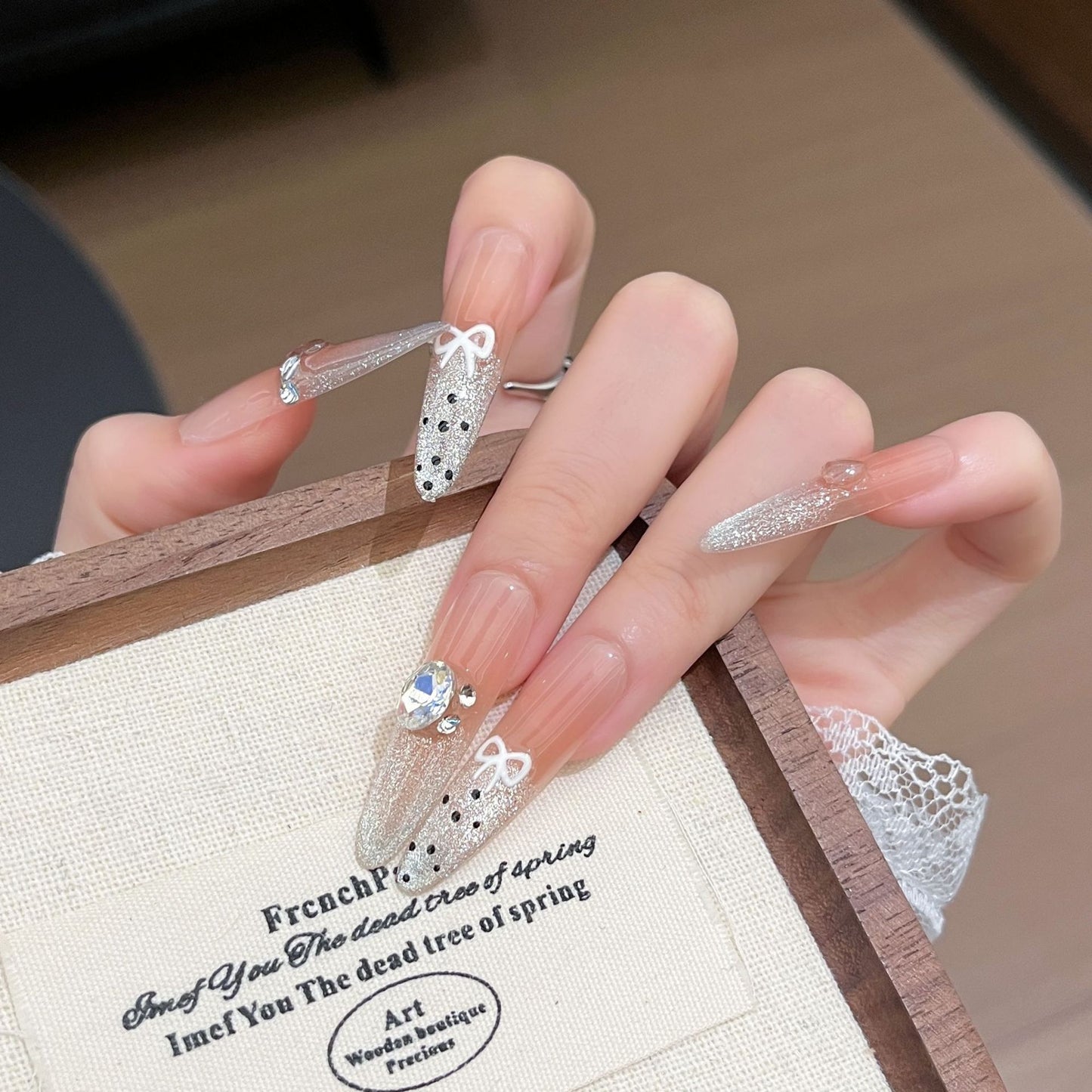 Glitzernde Dekorative Press-On Nagelkunst Brehn