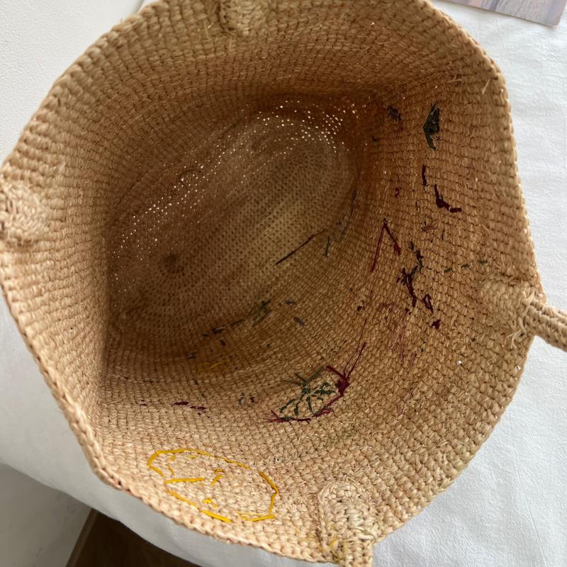 Handgefertigte Stroh-Tasche mit Floralem Stickdesign Brehn