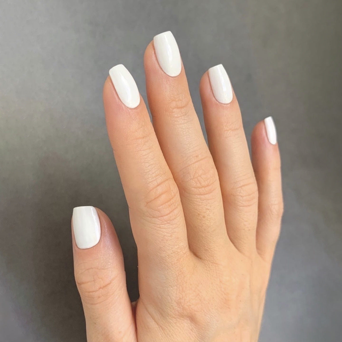 Glänzende Press-On-Nagelspitzen-Kollektion Brehn