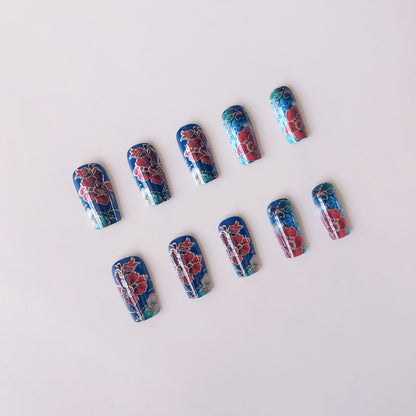 Kunstnagelset mit filigranen floralen Mustern Brehn