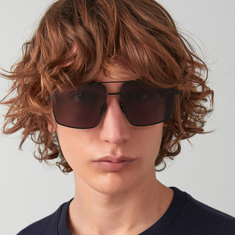 Damen modische Sonnenbrille im geometrischen Design Brehn