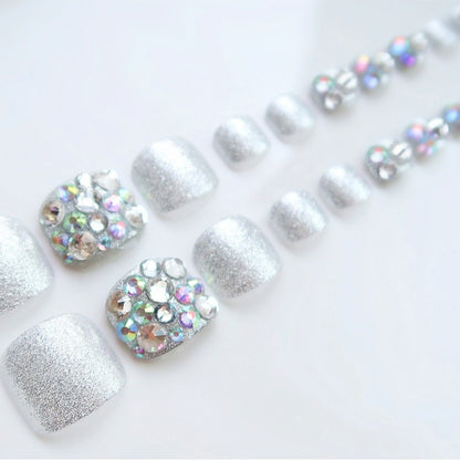 Glitzernde, mit Schmucksteinen verzierte Sandalen Brehn