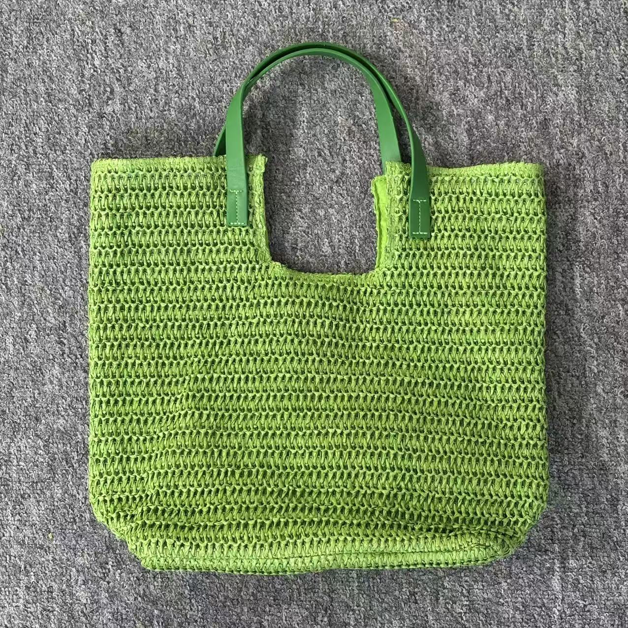 Sommerliche Tragetasche Aus Geflochtenem Material Brehn