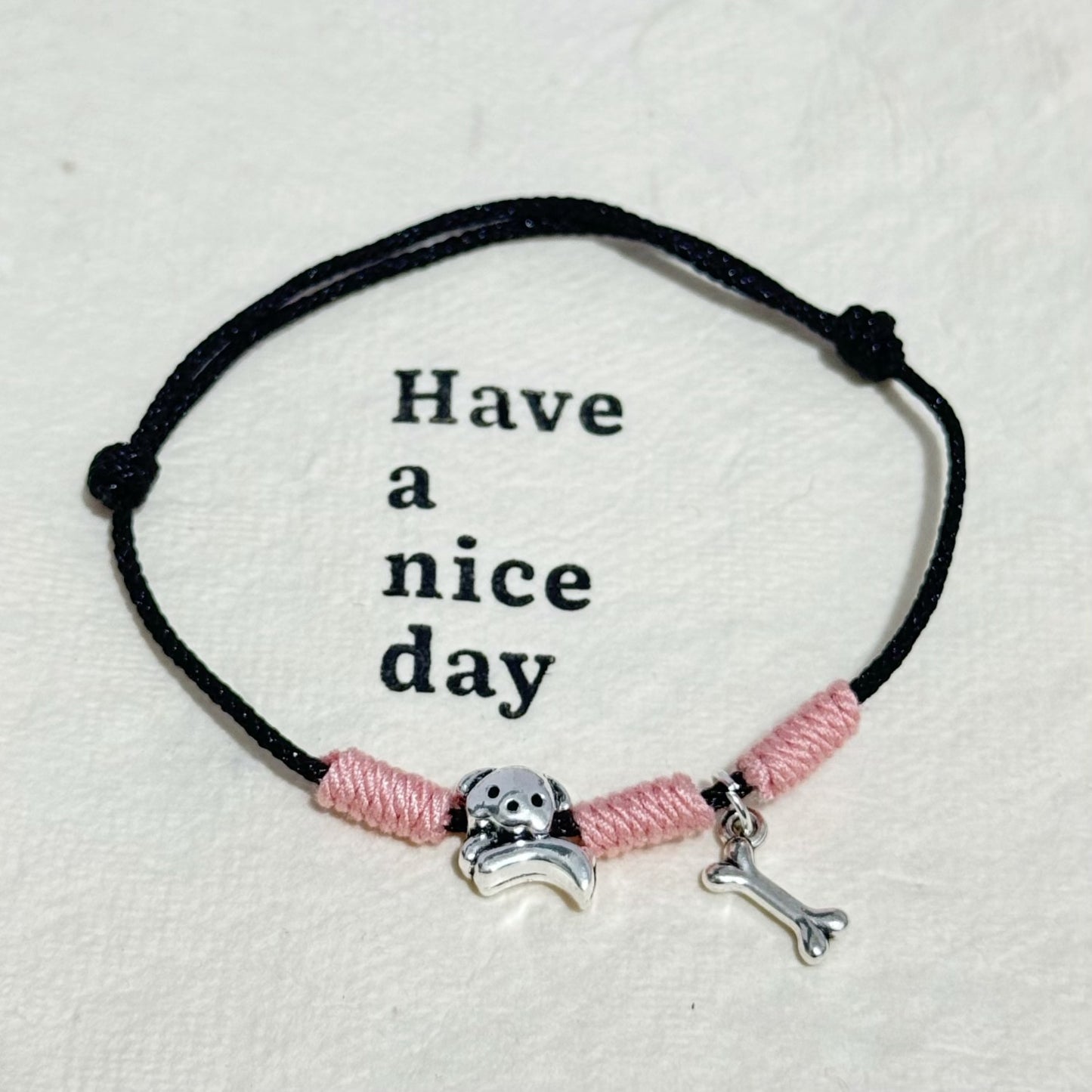 Verstellbares Hundethema Charm-Armband Brehn